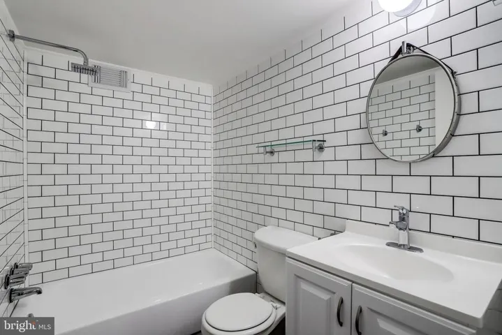 3100 S Manchester St #1136, Falls Church, Virginia 22044