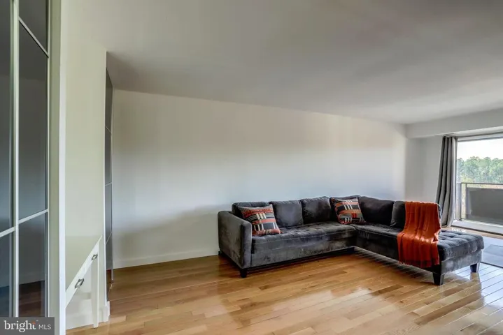 3100 S Manchester St #1136, Falls Church, Virginia 22044