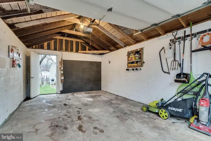 33 E Reed Ave, Alexandria, Virginia 22305