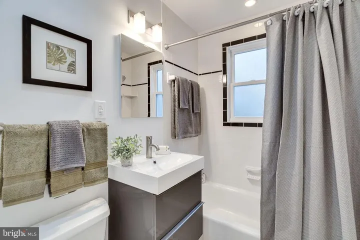 33 E Reed Ave, Alexandria, Virginia 22305