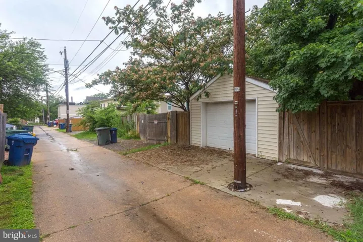 33 E Reed Ave, Alexandria, Virginia 22305