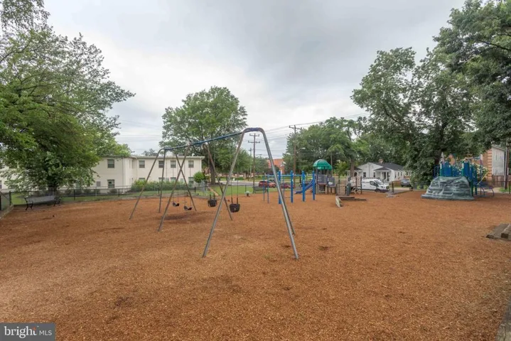 33 E Reed Ave, Alexandria, Virginia 22305