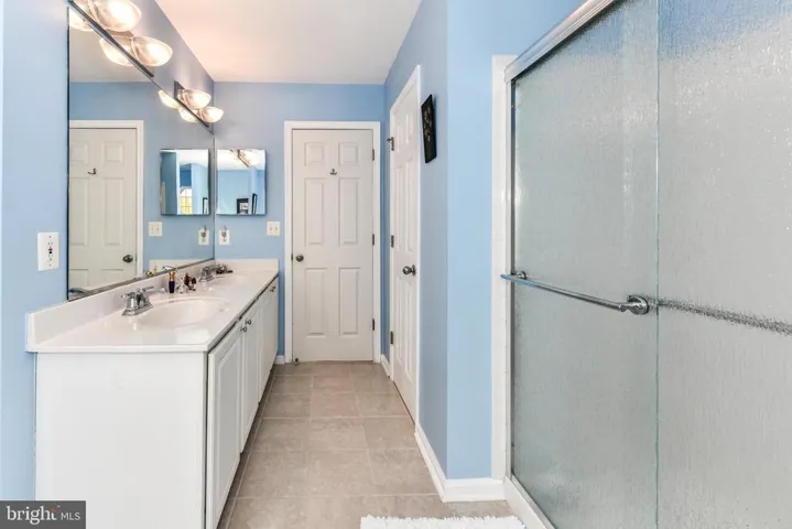 17308 Cedar Bluff Ct, Round Hill, Virginia 20141