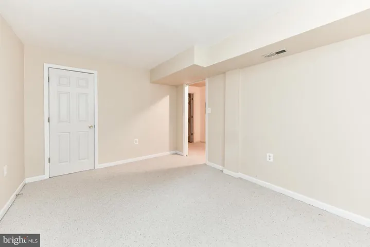 17308 Cedar Bluff Ct, Round Hill, Virginia 20141