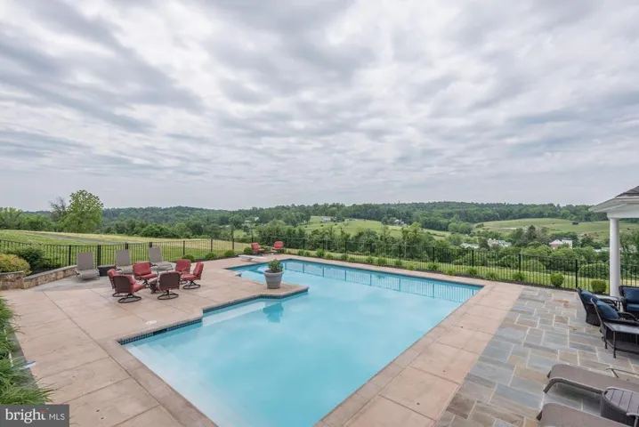 40435 Beechnut Rd, Leesburg, Virginia 20175
