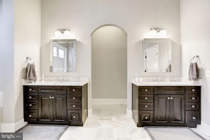 40435 Beechnut Rd, Leesburg, Virginia 20175