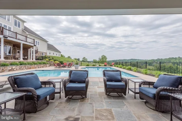 40435 Beechnut Rd, Leesburg, Virginia 20175