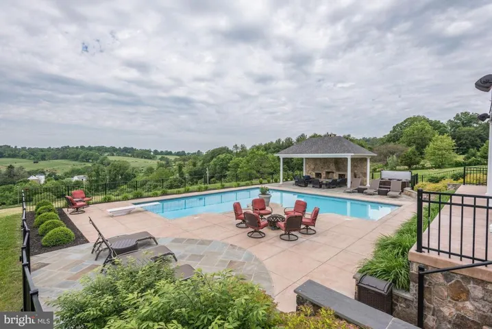 40435 Beechnut Rd, Leesburg, Virginia 20175