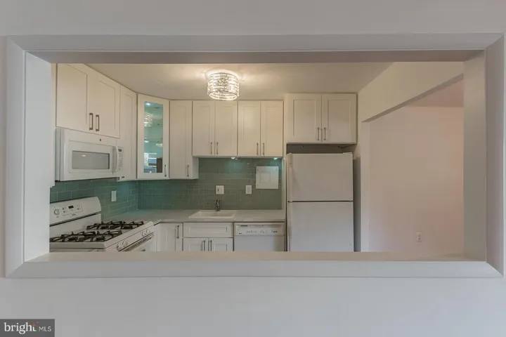 6139 Leesburg Pike #304, Falls Church, Virginia 22041