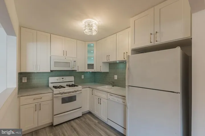 6139 Leesburg Pike #304, Falls Church, Virginia 22041