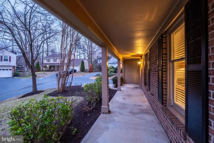 8228 Woodstown Ct, Springfield, Virginia 22153