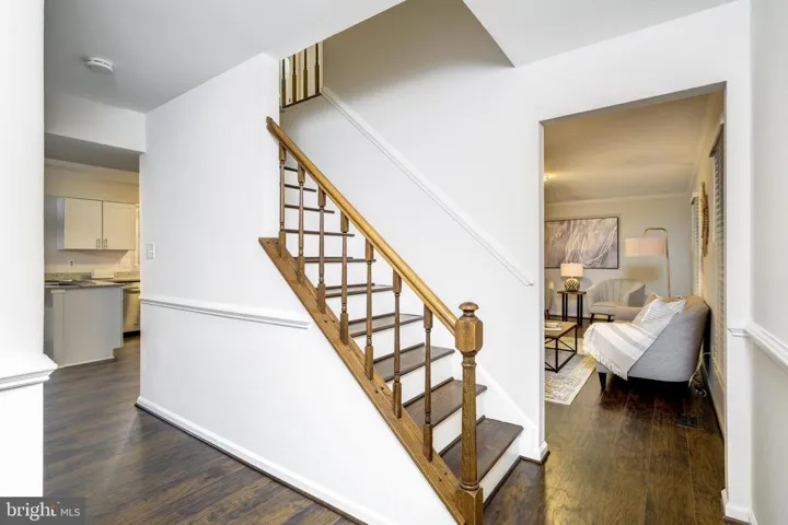 8228 Woodstown Ct, Springfield, Virginia 22153