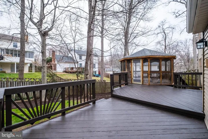 8228 Woodstown Ct, Springfield, Virginia 22153