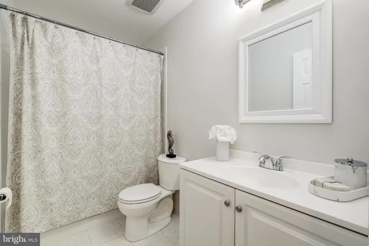 8228 Woodstown Ct, Springfield, Virginia 22153