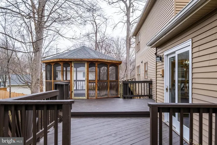 8228 Woodstown Ct, Springfield, Virginia 22153
