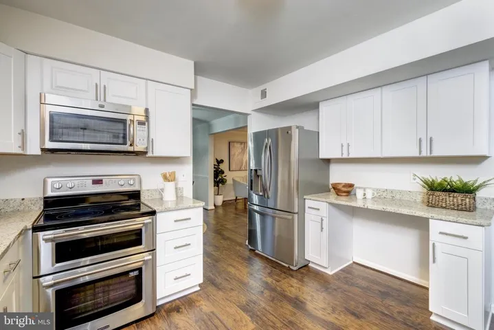 8228 Woodstown Ct, Springfield, Virginia 22153
