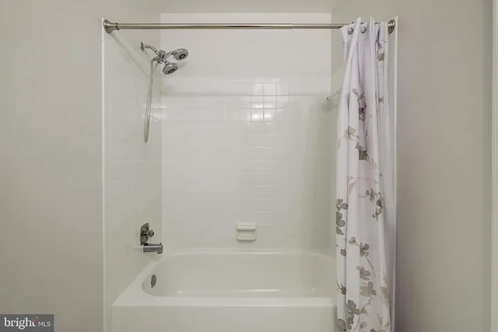 8228 Woodstown Ct, Springfield, Virginia 22153