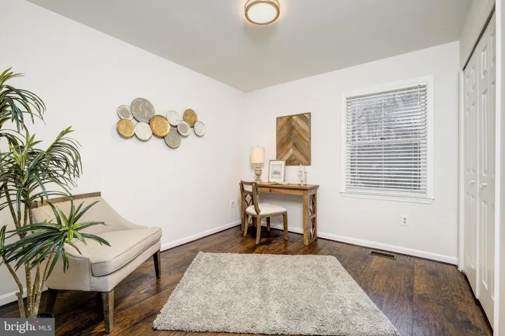 8228 Woodstown Ct, Springfield, Virginia 22153