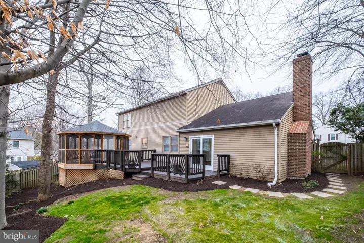 8228 Woodstown Ct, Springfield, Virginia 22153