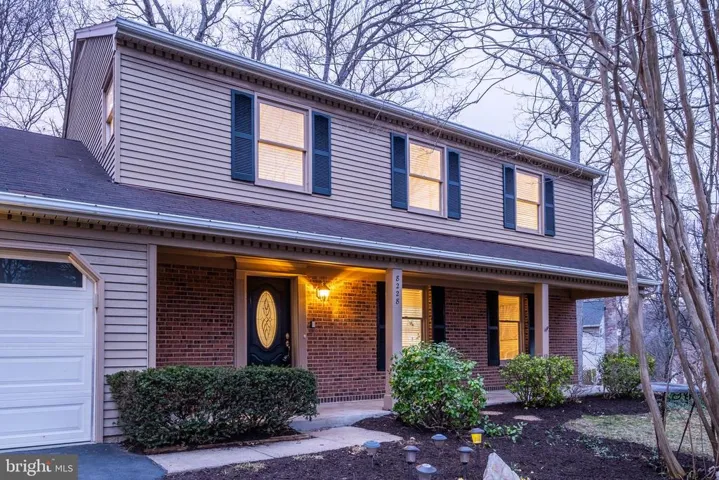 8228 Woodstown Ct, Springfield, Virginia 22153