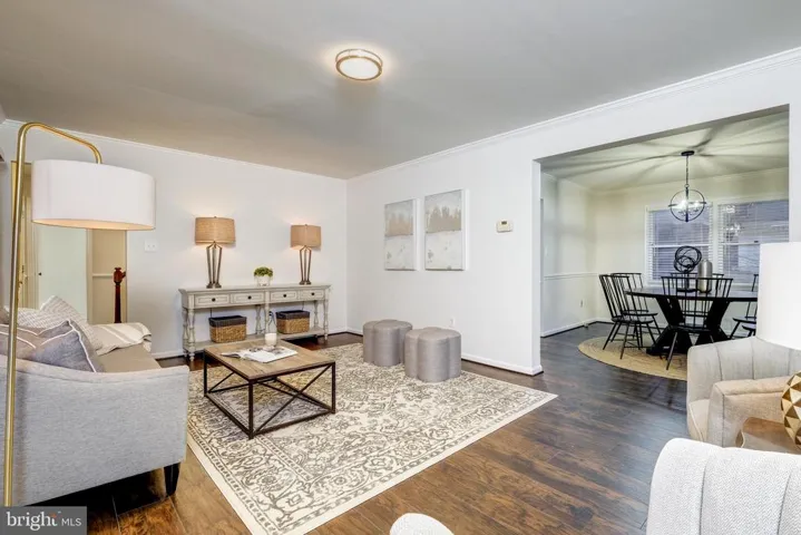 8228 Woodstown Ct, Springfield, Virginia 22153