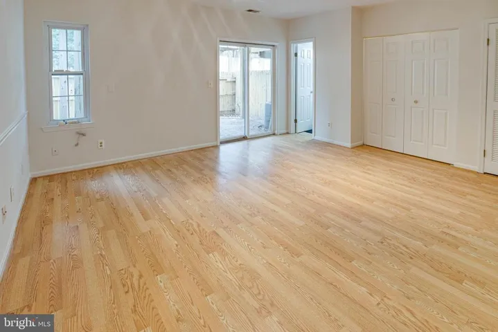 4288 Sleepy Lake Dr, Fairfax, Virginia 22033