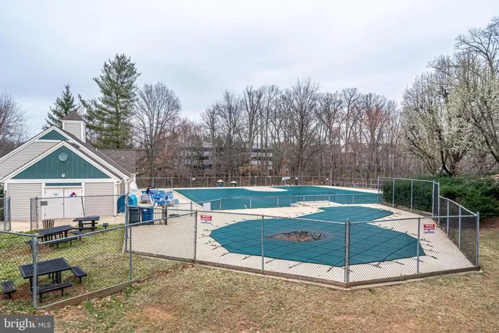 4288 Sleepy Lake Dr, Fairfax, Virginia 22033