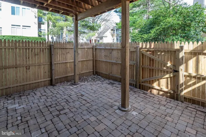 4288 Sleepy Lake Dr, Fairfax, Virginia 22033