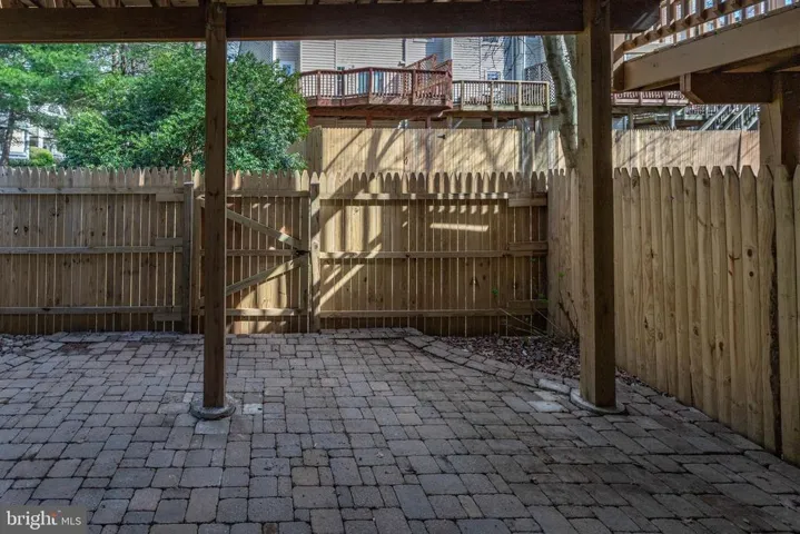 4288 Sleepy Lake Dr, Fairfax, Virginia 22033