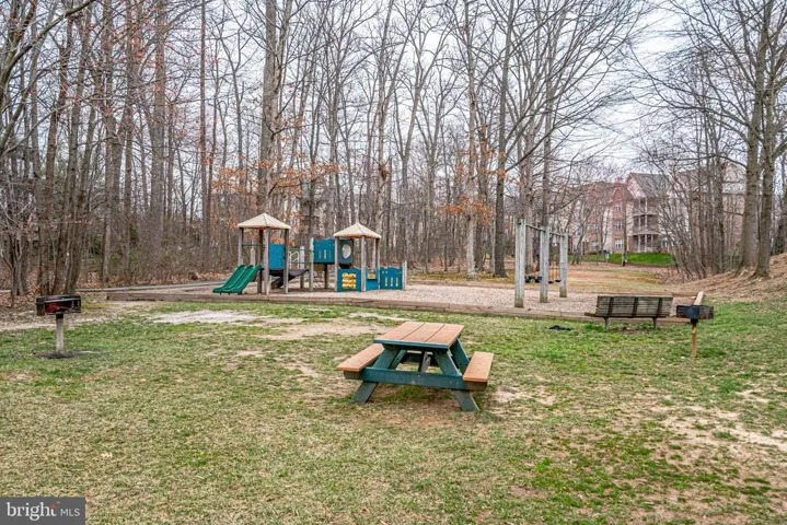 4288 Sleepy Lake Dr, Fairfax, Virginia 22033