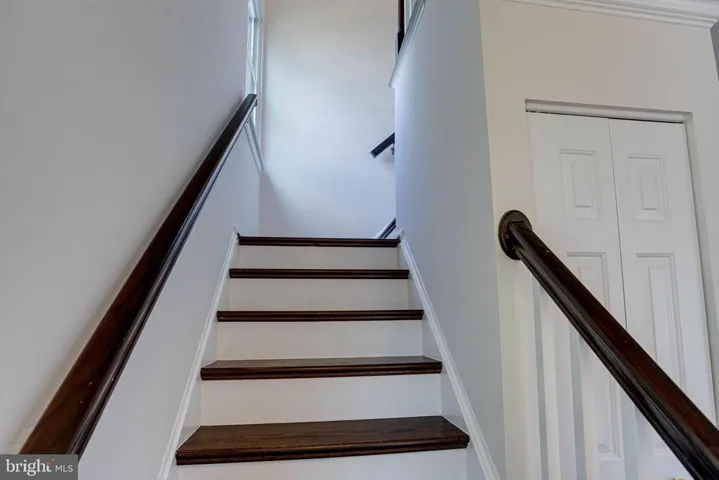 4288 Sleepy Lake Dr, Fairfax, Virginia 22033
