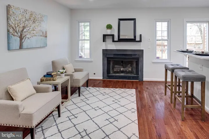 4288 Sleepy Lake Dr, Fairfax, Virginia 22033