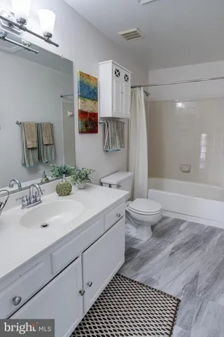 4288 Sleepy Lake Dr, Fairfax, Virginia 22033