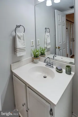 4288 Sleepy Lake Dr, Fairfax, Virginia 22033