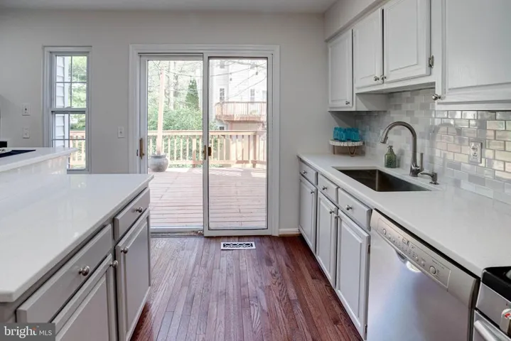 4288 Sleepy Lake Dr, Fairfax, Virginia 22033