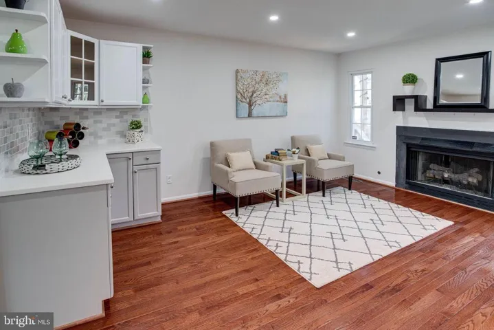4288 Sleepy Lake Dr, Fairfax, Virginia 22033