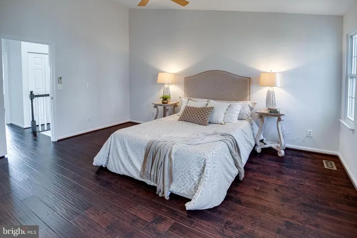 4288 Sleepy Lake Dr, Fairfax, Virginia 22033