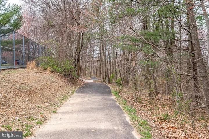 4288 Sleepy Lake Dr, Fairfax, Virginia 22033