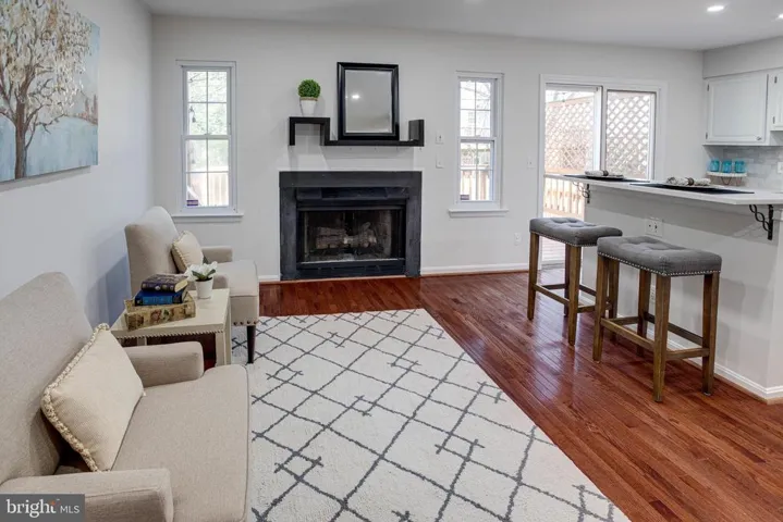 4288 Sleepy Lake Dr, Fairfax, Virginia 22033