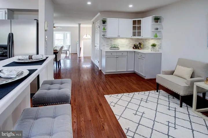 4288 Sleepy Lake Dr, Fairfax, Virginia 22033