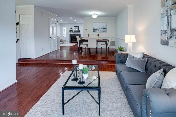 4288 Sleepy Lake Dr, Fairfax, Virginia 22033