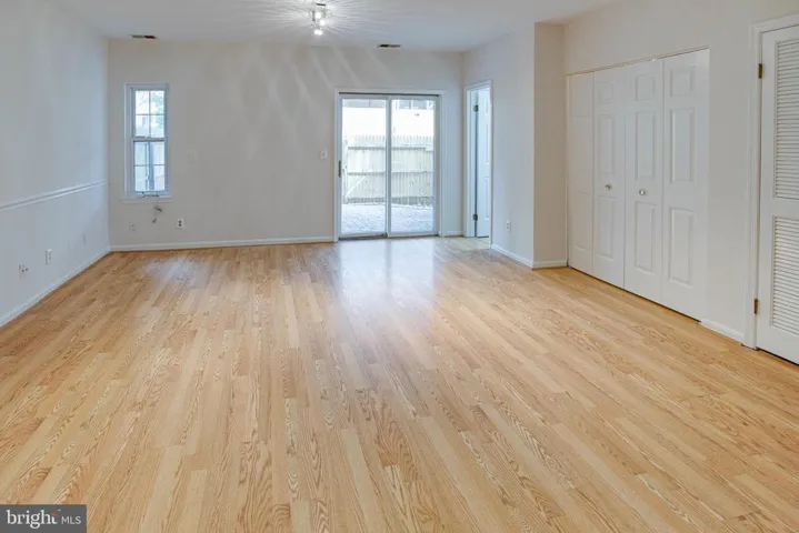 4288 Sleepy Lake Dr, Fairfax, Virginia 22033