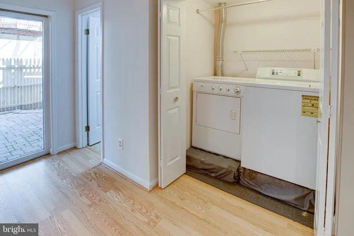 4288 Sleepy Lake Dr, Fairfax, Virginia 22033
