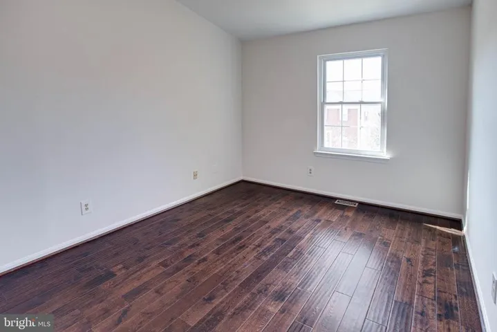 4288 Sleepy Lake Dr, Fairfax, Virginia 22033