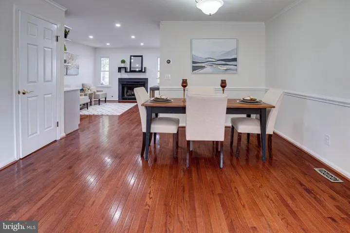 4288 Sleepy Lake Dr, Fairfax, Virginia 22033