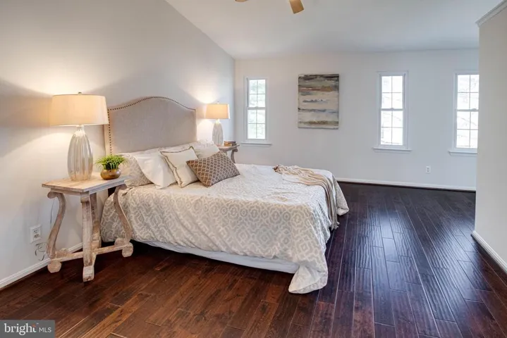 4288 Sleepy Lake Dr, Fairfax, Virginia 22033