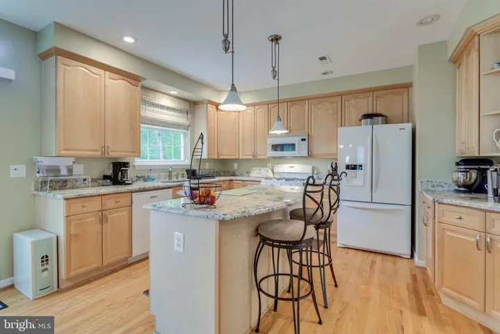 6711 Lake Village Dr, Alexandria, Virginia 22315