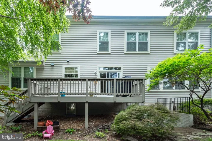 6711 Lake Village Dr, Alexandria, Virginia 22315