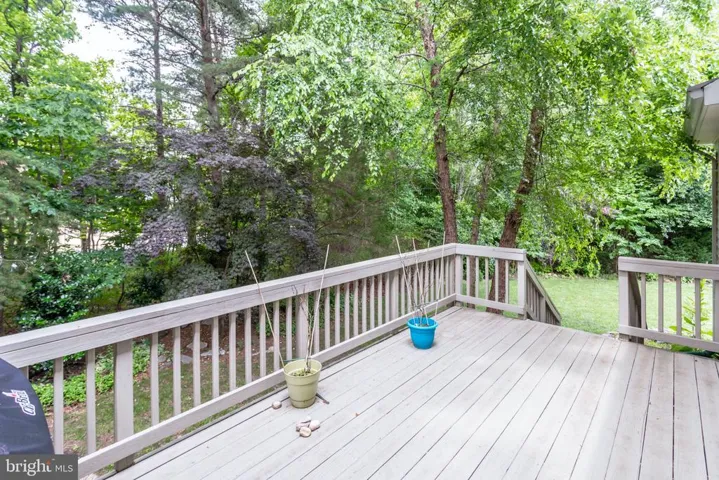 6711 Lake Village Dr, Alexandria, Virginia 22315