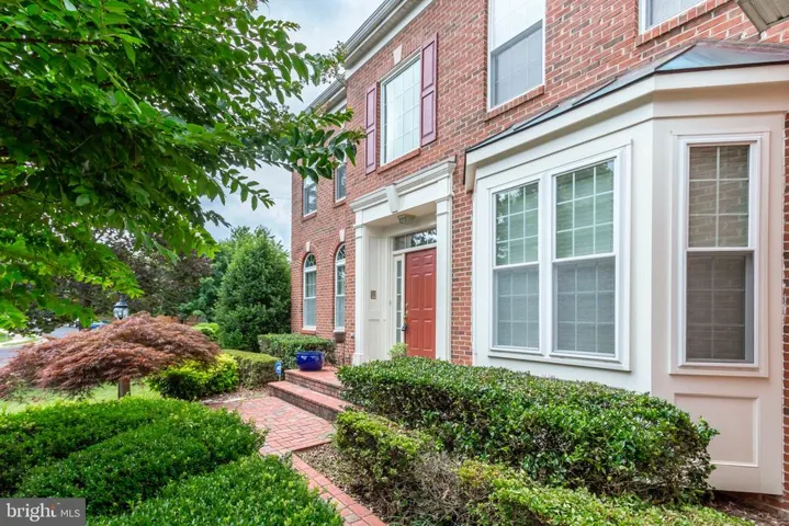 6711 Lake Village Dr, Alexandria, Virginia 22315